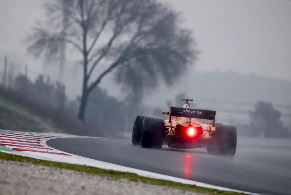 F1 Racing in Rain